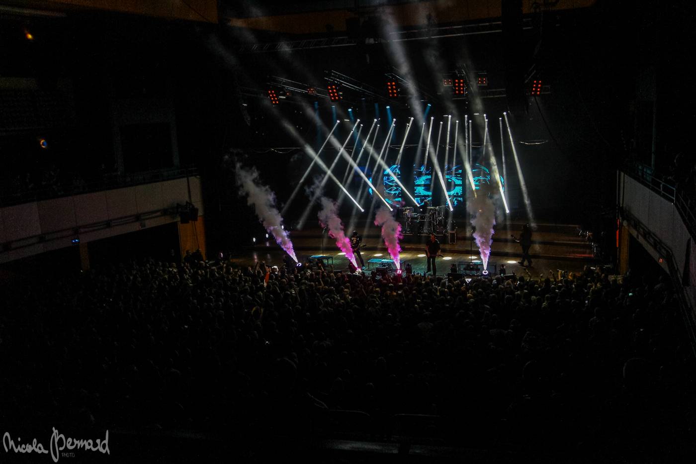 Škwor vyprodali Kongresák. V rámci dvouhodinové show předvedli bigbít na světové úrovni