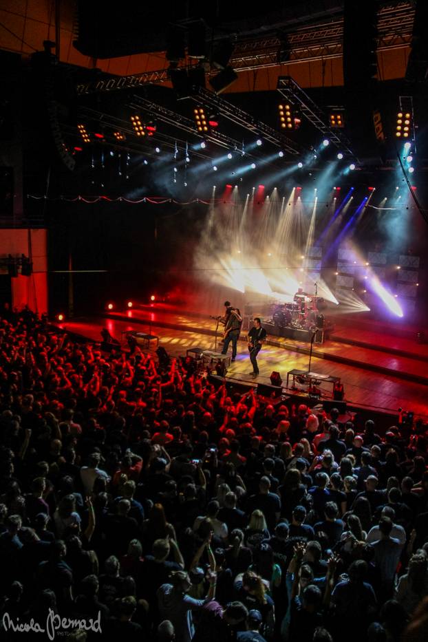 Škwor vyprodali Kongresák. V rámci dvouhodinové show předvedli bigbít na světové úrovni