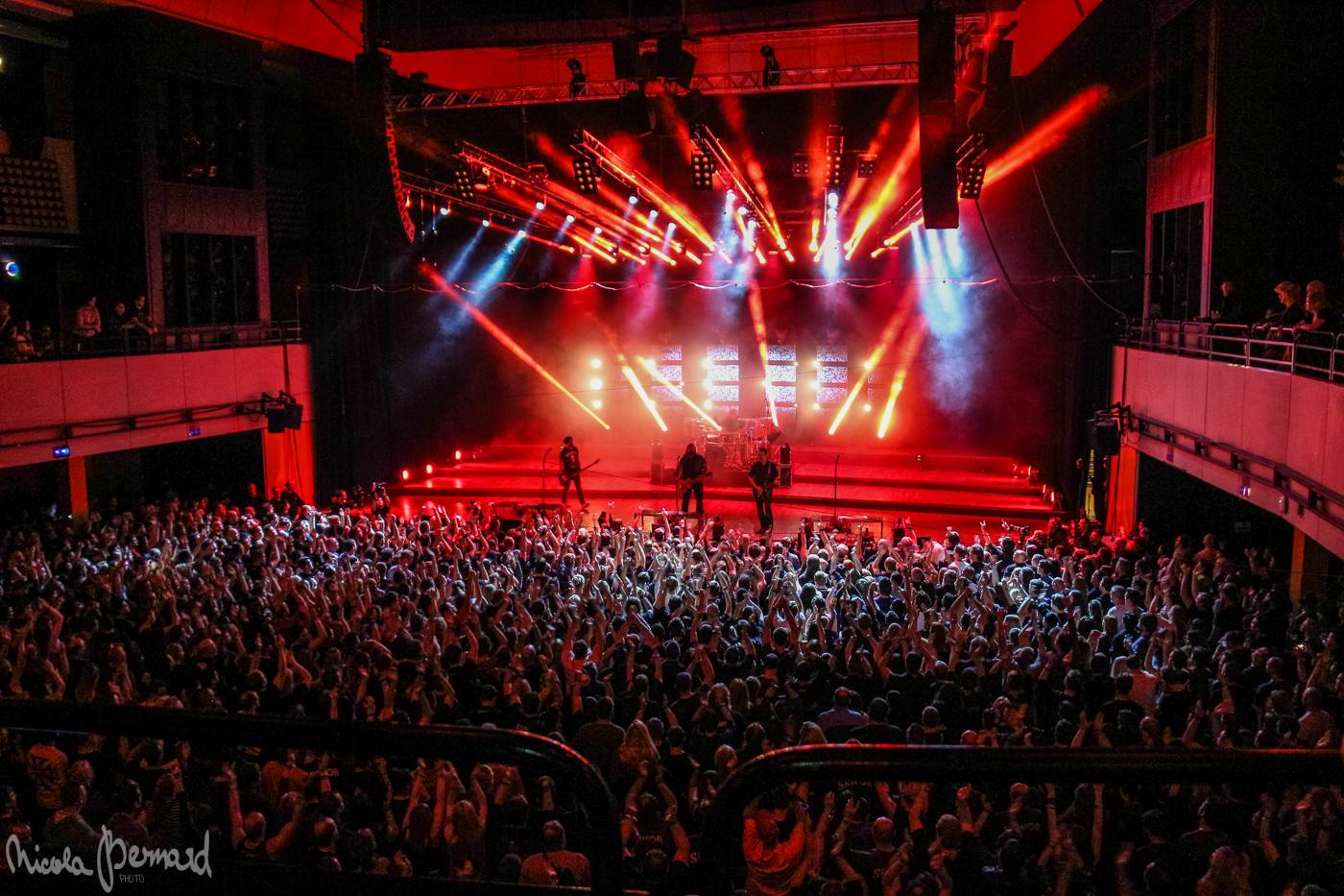 Škwor vyprodali Kongresák. V rámci dvouhodinové show předvedli bigbít na světové úrovni