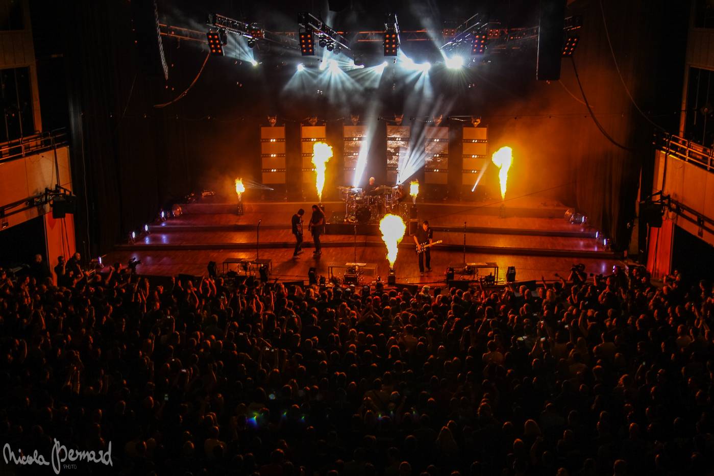 Škwor vyprodali Kongresák. V rámci dvouhodinové show předvedli bigbít na světové úrovni