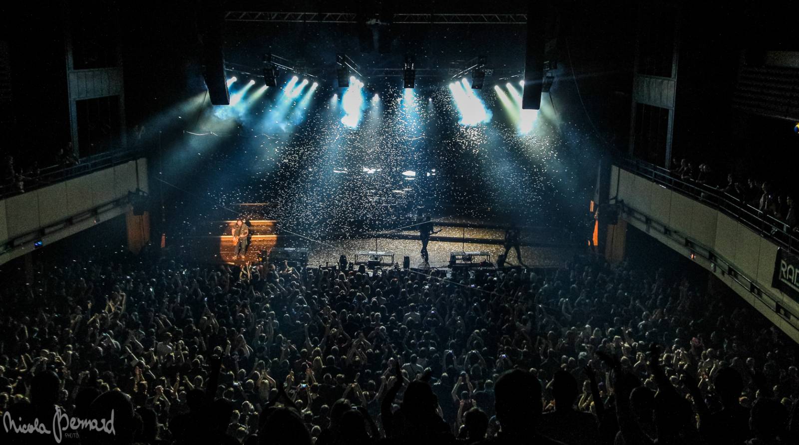 Škwor vyprodali Kongresák. V rámci dvouhodinové show předvedli bigbít na světové úrovni