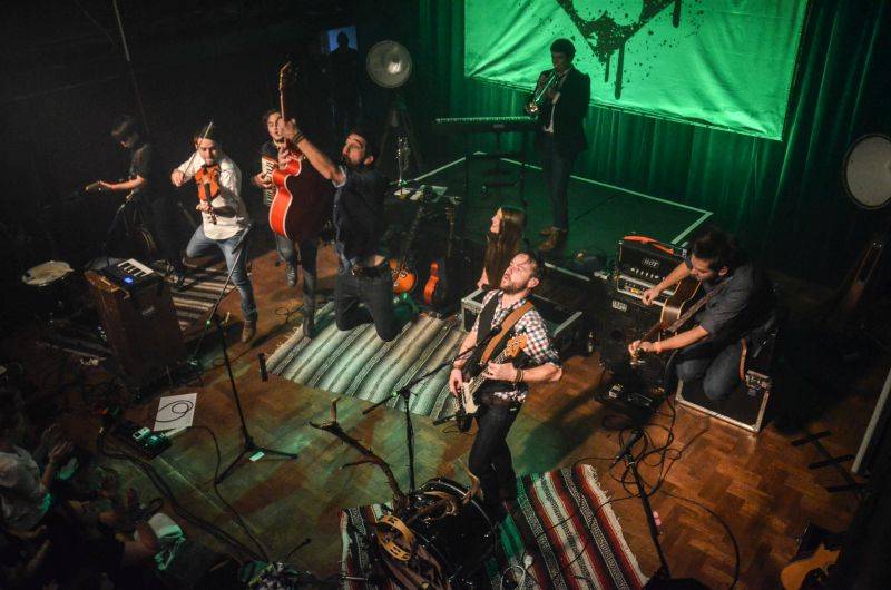 Jelen v Táboře oslavoval s fanoušky Vlčí srdce