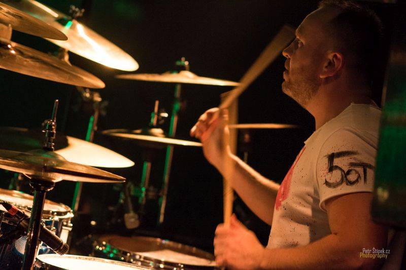 Five O' Clock Tea pokřtili novou desku a věří, že To dobrý je v nás