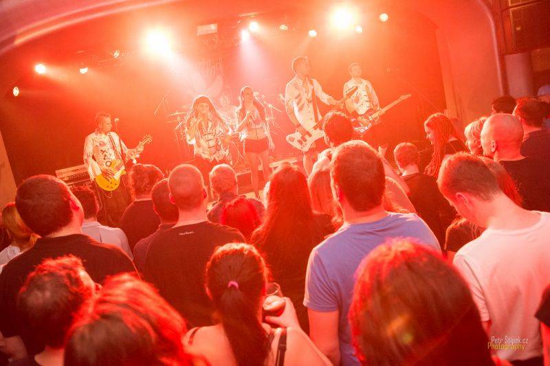 Five O' Clock Tea pokřtili novou desku a věří, že To dobrý je v nás