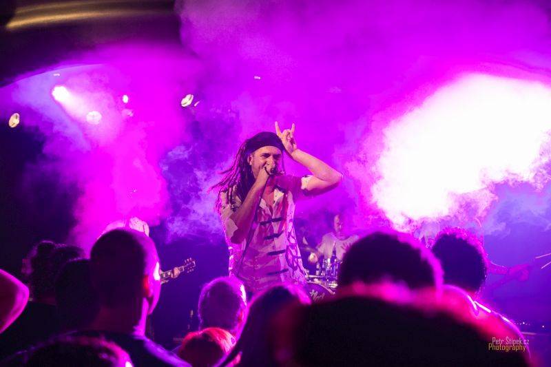 Five O' Clock Tea pokřtili novou desku a věří, že To dobrý je v nás