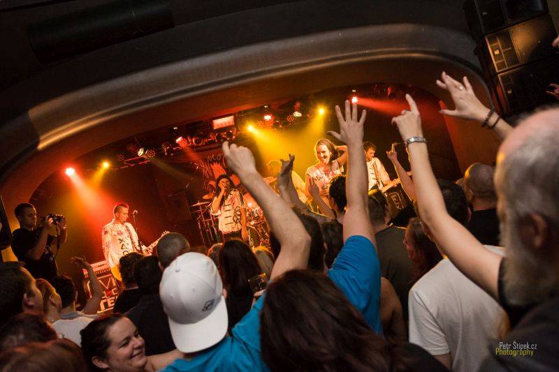 Five O' Clock Tea pokřtili novou desku a věří, že To dobrý je v nás