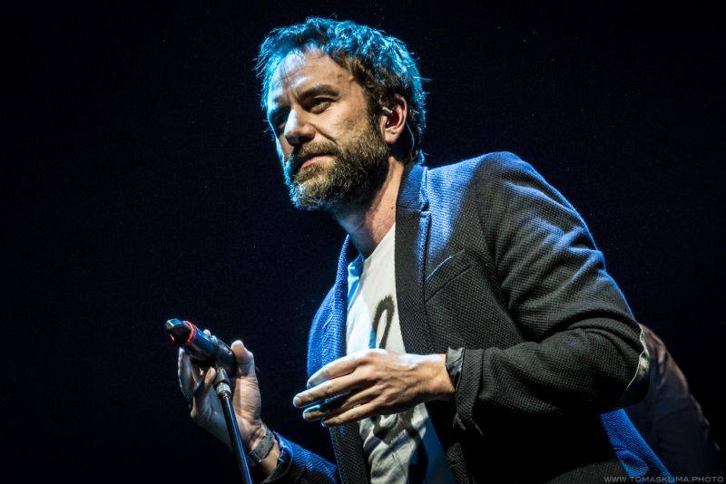 Tata Bojs a SOČR zvedli diváky ve Foru Karlín ze židlí