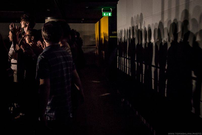 Tata Bojs a SOČR zvedli diváky ve Foru Karlín ze židlí