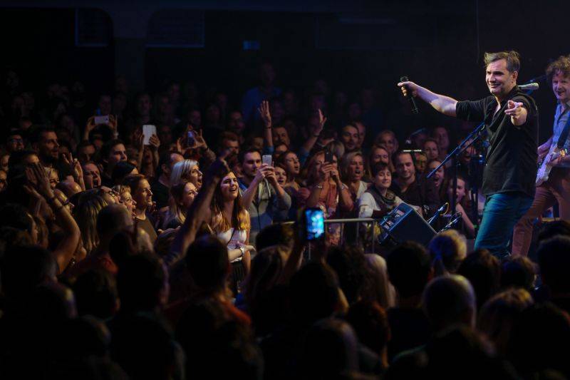 MIG 21 v Praze podruhé: Jiří Macháček a spol. znovu roztančili klub