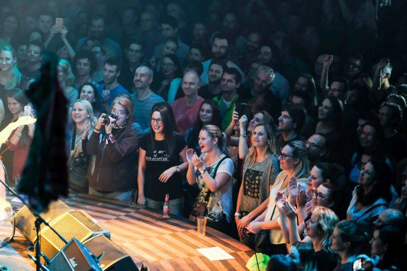 MIG 21 v Praze podruhé: Jiří Macháček a spol. znovu roztančili klub