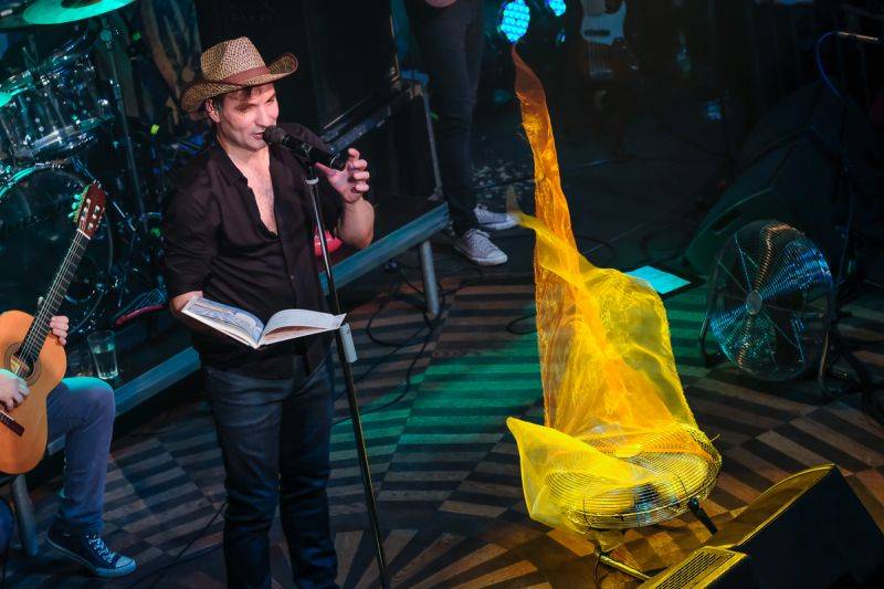 MIG 21 v Praze podruhé: Jiří Macháček a spol. znovu roztančili klub