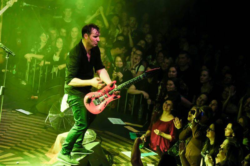 MIG 21 v Praze podruhé: Jiří Macháček a spol. znovu roztančili klub