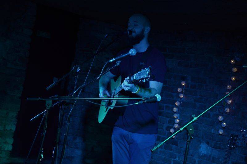 Voxel a Pokáč rozsvítili dva večery po sobě pražské Café V lese