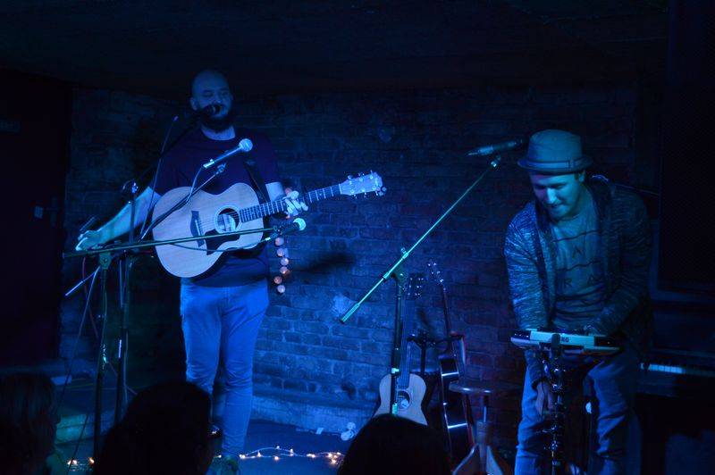 Voxel a Pokáč rozsvítili dva večery po sobě pražské Café V lese