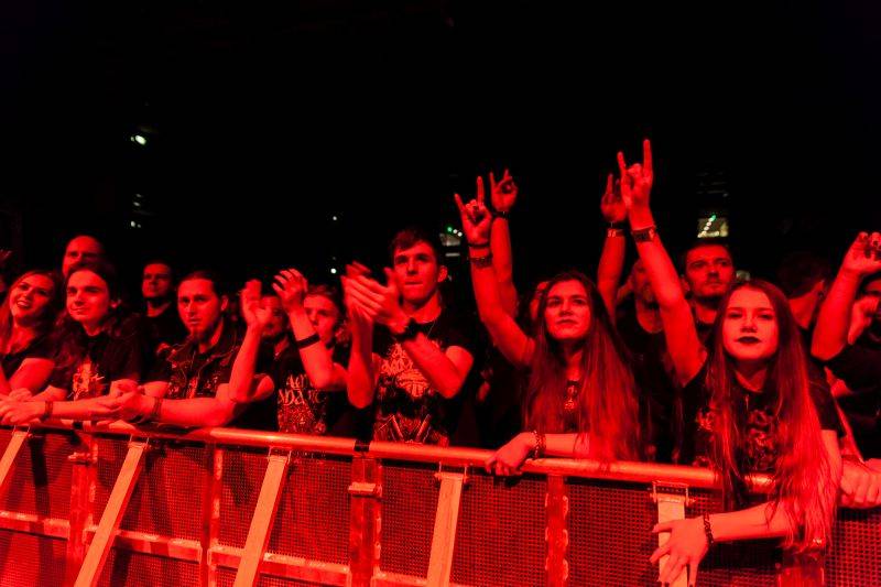 Vikingové Amon Amarth přivezli ze Švédska metalovou smršť, hráli i Testament a Grand Magnus