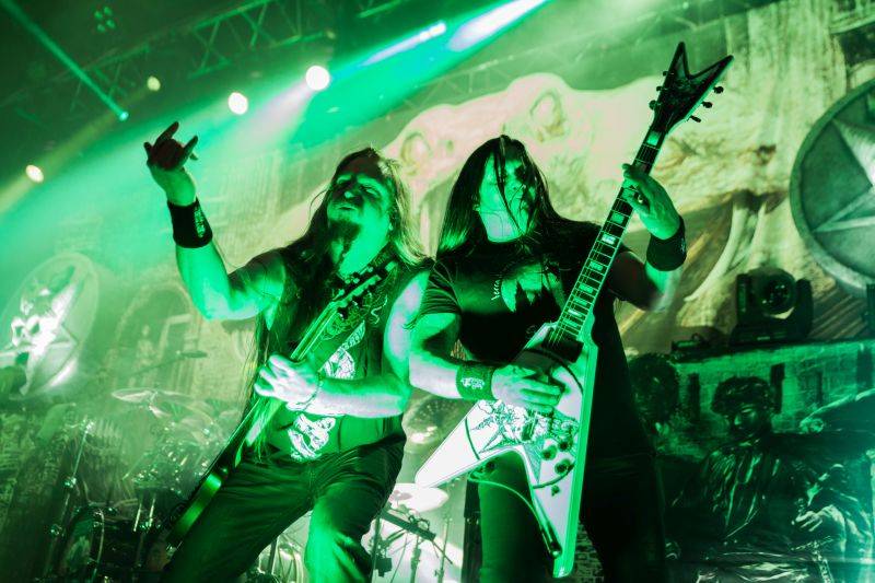 Vikingové Amon Amarth přivezli ze Švédska metalovou smršť, hráli i Testament a Grand Magnus