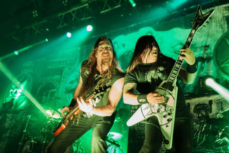 Vikingové Amon Amarth přivezli ze Švédska metalovou smršť, hráli i Testament a Grand Magnus