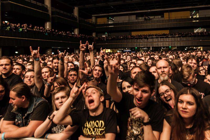 Vikingové Amon Amarth přivezli ze Švédska metalovou smršť, hráli i Testament a Grand Magnus