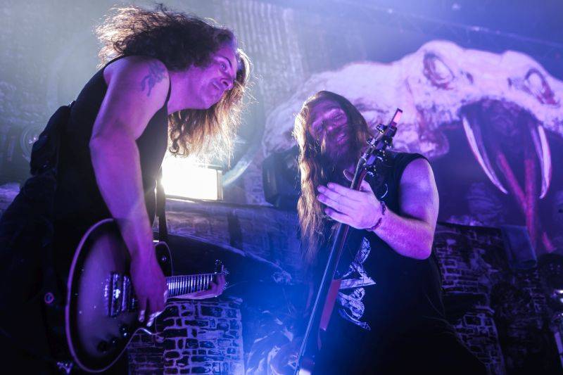 Vikingové Amon Amarth přivezli ze Švédska metalovou smršť, hráli i Testament a Grand Magnus