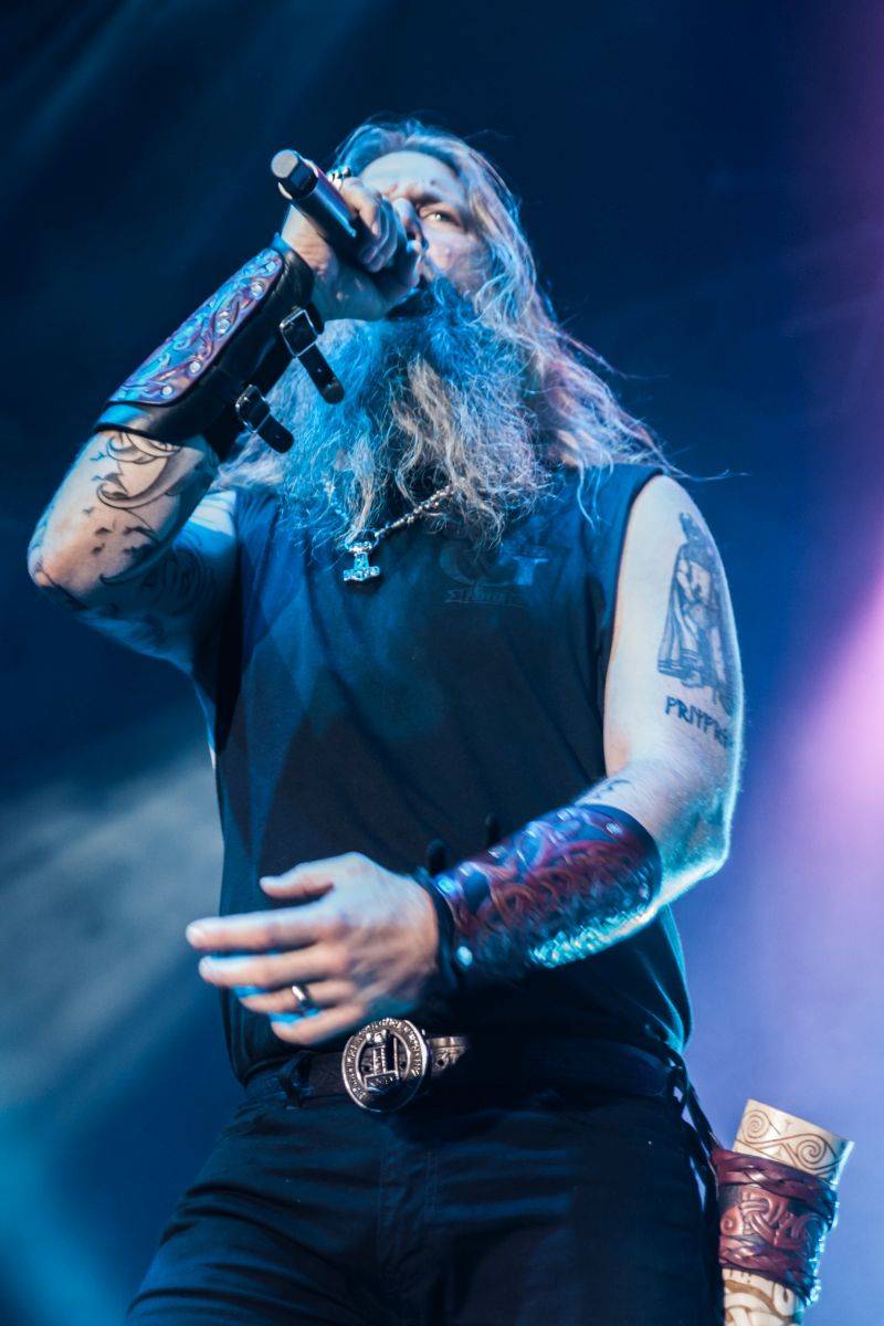 Vikingové Amon Amarth přivezli ze Švédska metalovou smršť, hráli i Testament a Grand Magnus