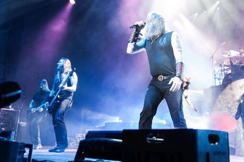 Vikingové Amon Amarth přivezli ze Švédska metalovou smršť, hráli i Testament a Grand Magnus