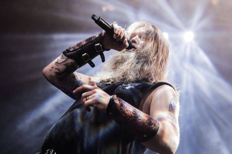 Vikingové Amon Amarth přivezli ze Švédska metalovou smršť, hráli i Testament a Grand Magnus