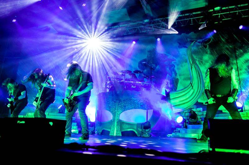Vikingové Amon Amarth přivezli ze Švédska metalovou smršť, hráli i Testament a Grand Magnus