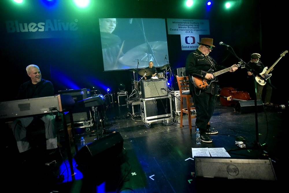 Blues Alive pokračoval s dalšími výbornými muzikanty