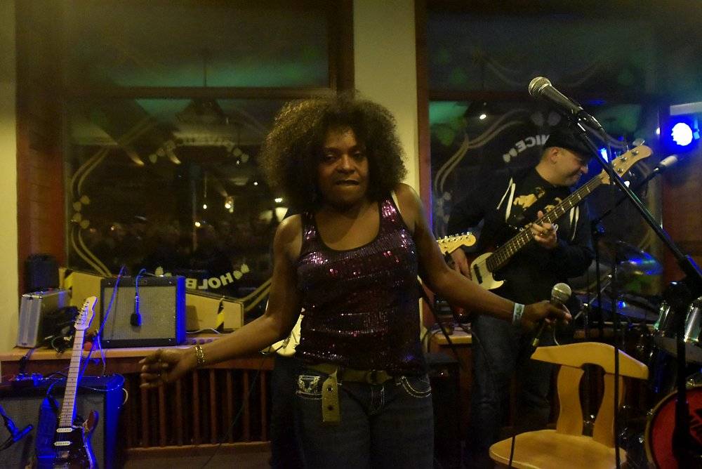 Blues Alive pokračoval s dalšími výbornými muzikanty