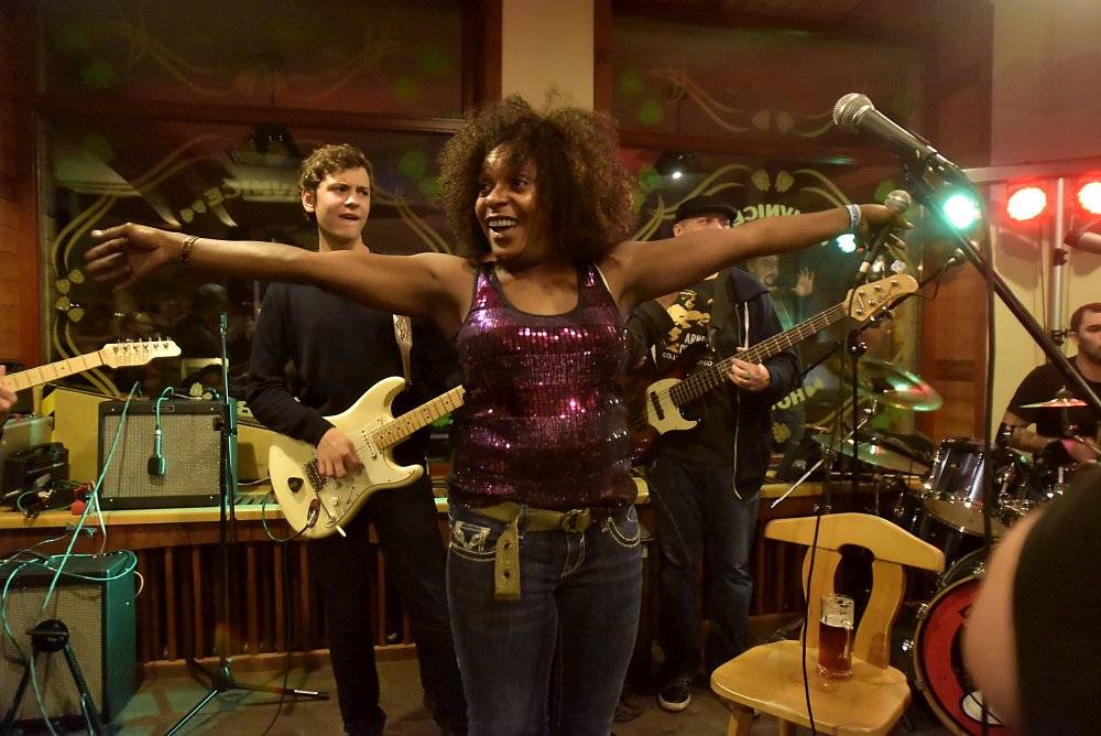 Blues Alive pokračoval s dalšími výbornými muzikanty