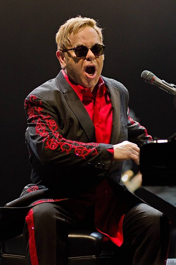 Bláznivá noc Eltona Johna: O2 arena byla vyprodaná