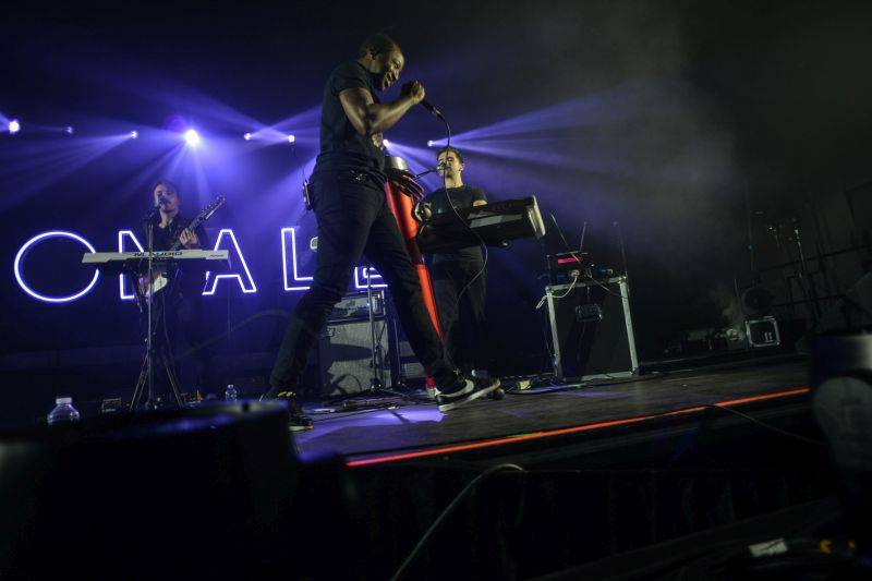 Bastille přivezli do Prahy velkou show i nové album