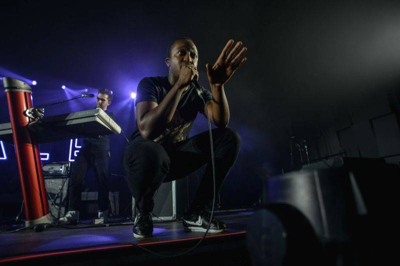 Bastille přivezli do Prahy velkou show i nové album