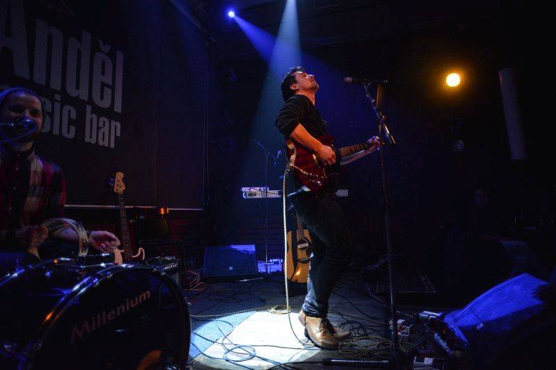 V Plzni hráli diCaprio: Příjemný indie pop z dílny Borise Carloffa zněl Andělem