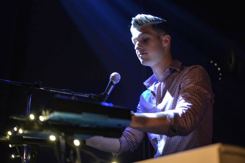 V Plzni hráli diCaprio: Příjemný indie pop z dílny Borise Carloffa zněl Andělem