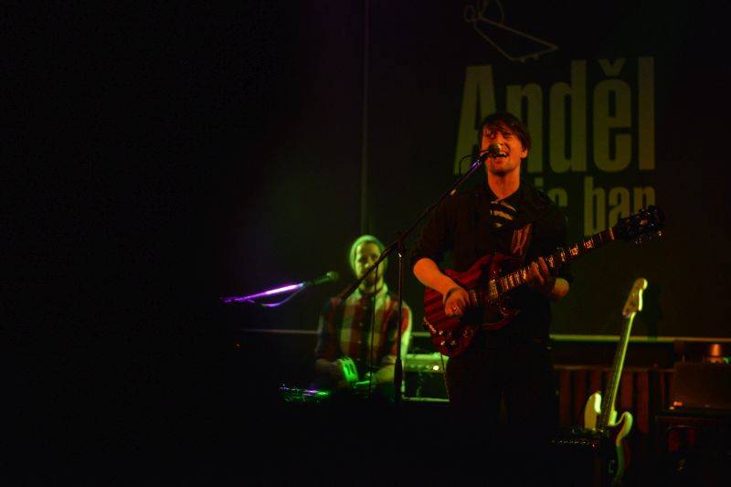 V Plzni hráli diCaprio: Příjemný indie pop z dílny Borise Carloffa zněl Andělem