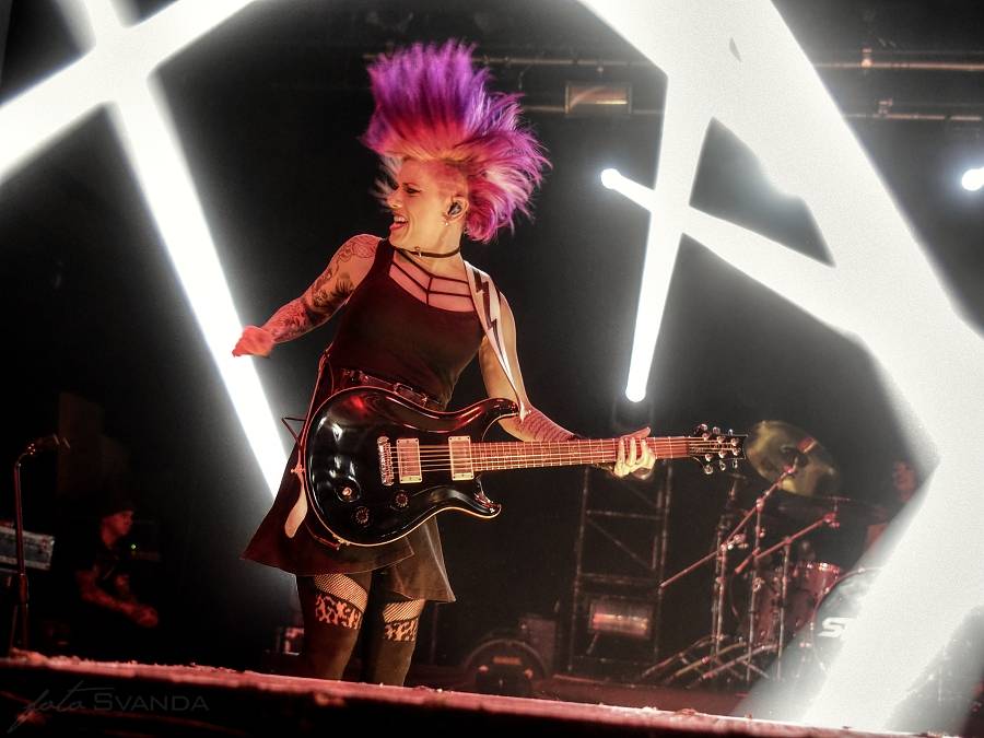 Skillet pokořili Semilasso v Brně: Zpíval celý sál!