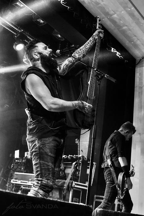 Skillet pokořili Semilasso v Brně: Zpíval celý sál!