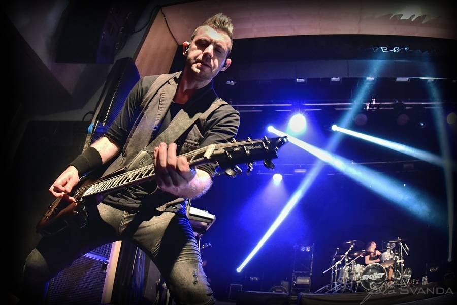 Skillet pokořili Semilasso v Brně: Zpíval celý sál!