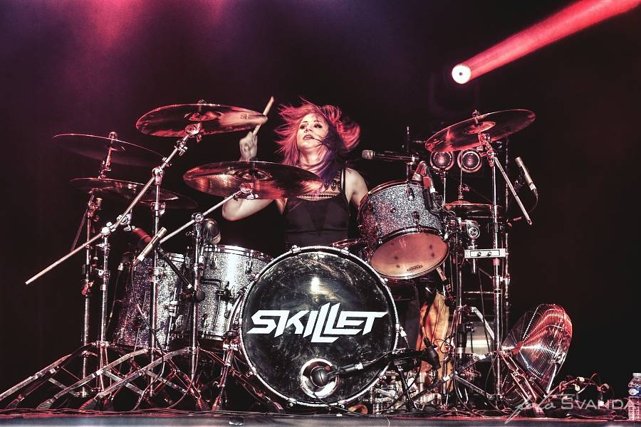 Skillet pokořili Semilasso v Brně: Zpíval celý sál!