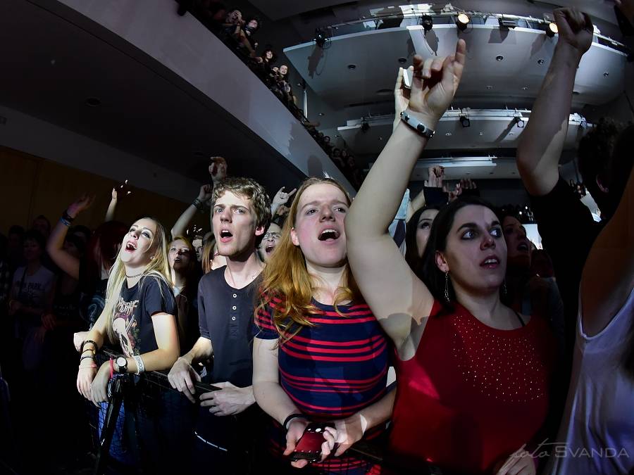 Skillet pokořili Semilasso v Brně: Zpíval celý sál!