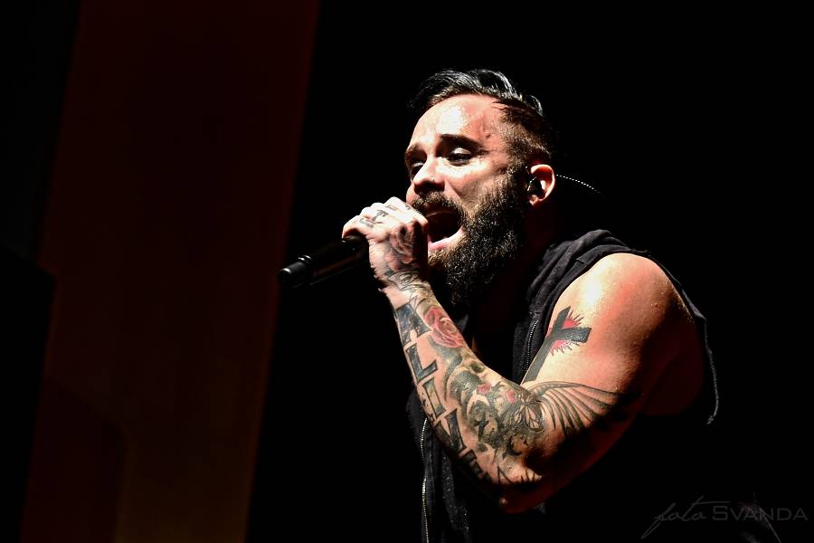 Skillet pokořili Semilasso v Brně: Zpíval celý sál!