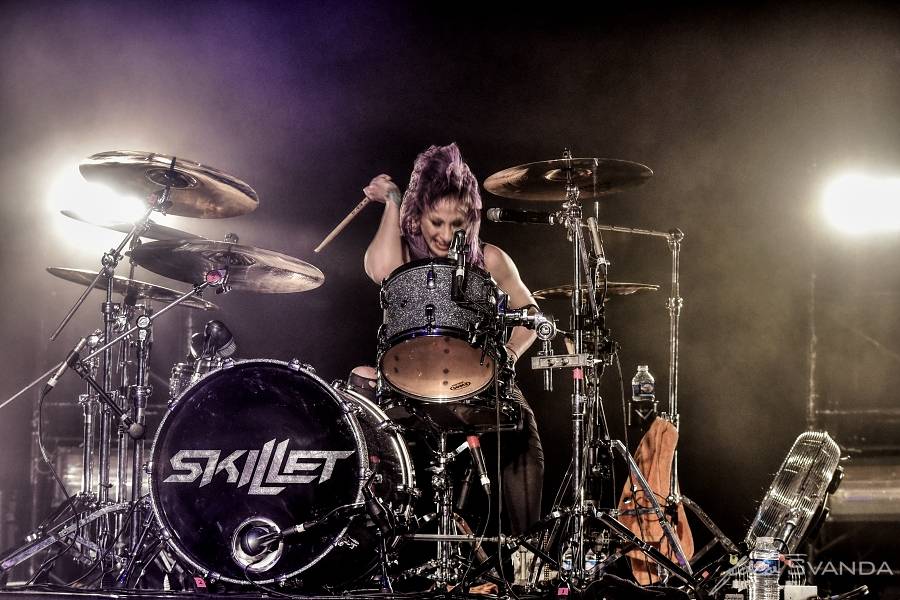 Skillet pokořili Semilasso v Brně: Zpíval celý sál!