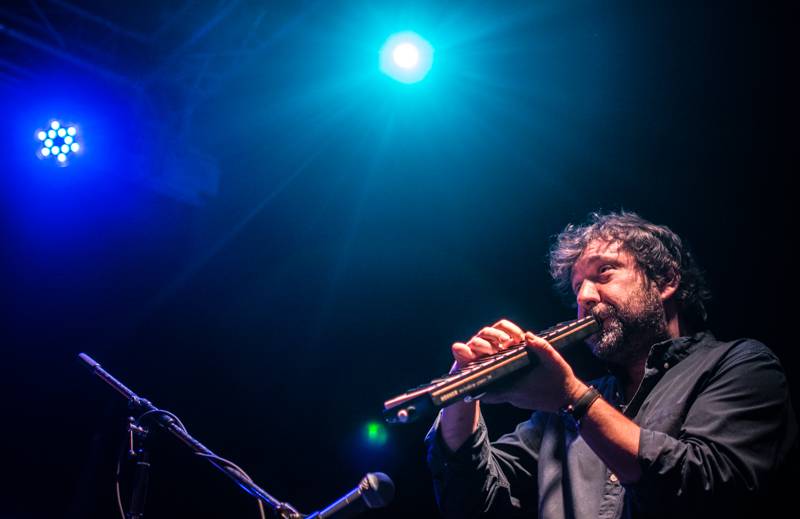 Jump! pokřtil desku Into The Field na palubě Cargo Gallery, která se vrátila do Prahy