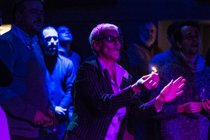 Jump! pokřtil desku Into The Field na palubě Cargo Gallery, která se vrátila do Prahy