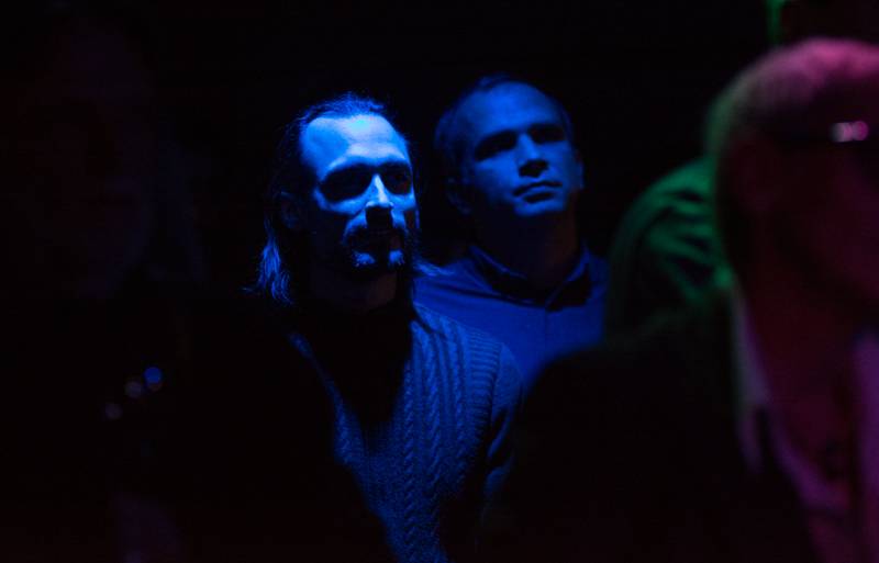 Jump! pokřtil desku Into The Field na palubě Cargo Gallery, která se vrátila do Prahy