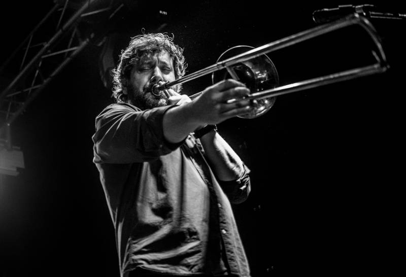 Jump! pokřtil desku Into The Field na palubě Cargo Gallery, která se vrátila do Prahy