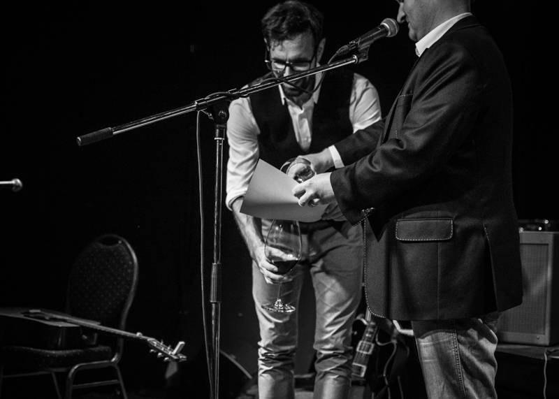 Jump! pokřtil desku Into The Field na palubě Cargo Gallery, která se vrátila do Prahy