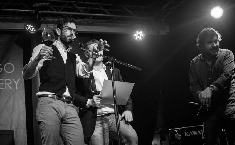 Jump! pokřtil desku Into The Field na palubě Cargo Gallery, která se vrátila do Prahy