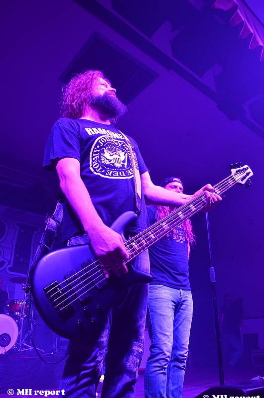 Harlej, zakázanÝovoce a Gate Crasher to rozjeli v plzeňské Šeříkovce